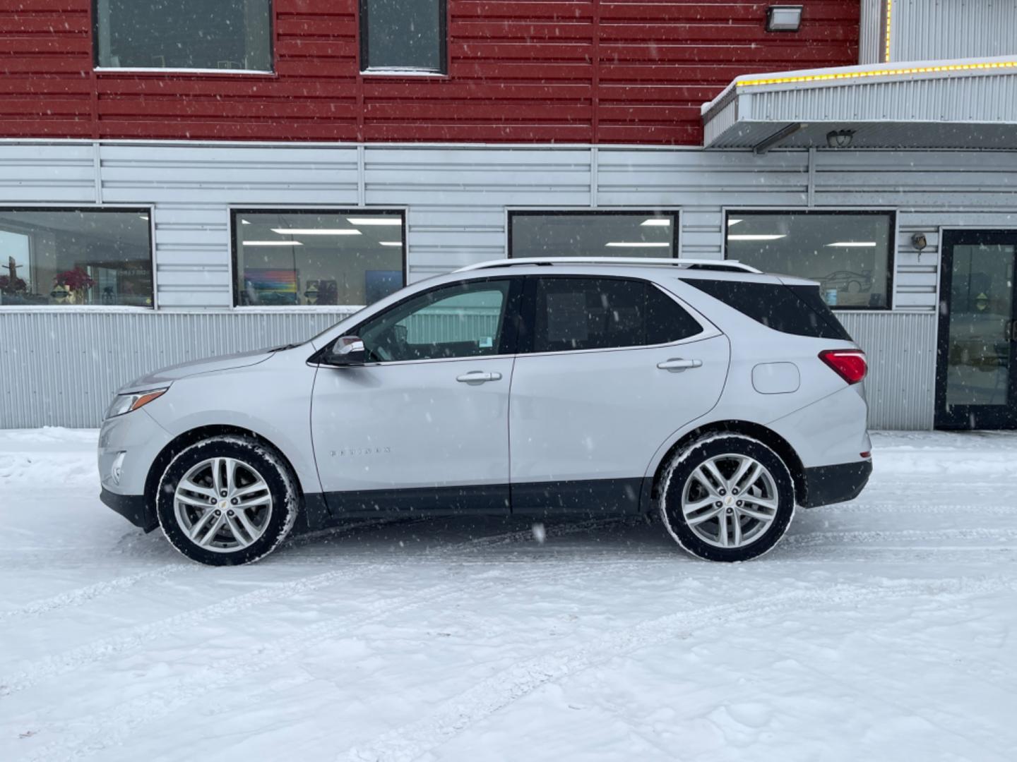 2020 SILVER /black leather CHEVROLET EQUINOX PREMIER (2GNAXYEXXL6) with an 2.0L engine, Automatic transmission, located at 1960 Industrial Drive, Wasilla, 99654, (907) 274-2277, 61.573475, -149.400146 - Photo#1